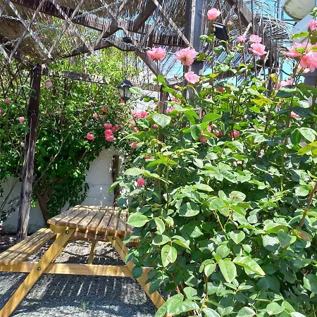 The Spidaki Pensjonat Lania